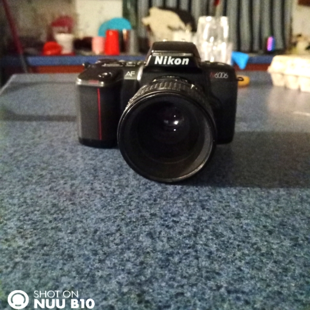 NIKON N6006